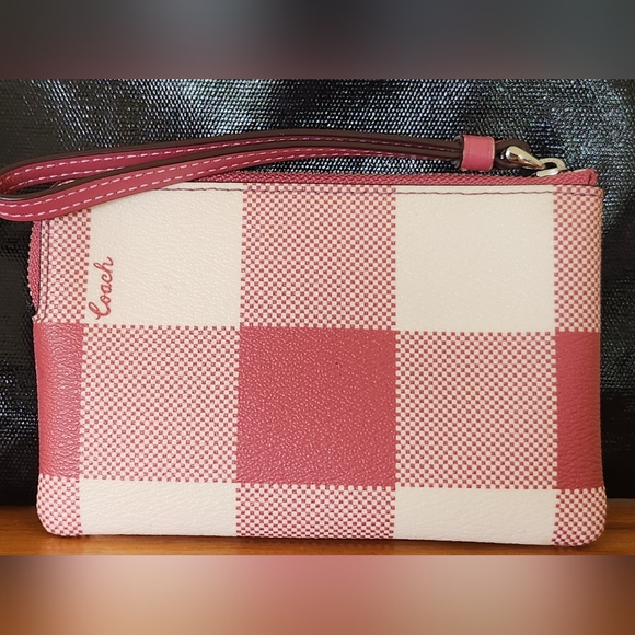 Coach Pink and Cream Buffalo Plaid Corner Zip Wristlet F67934 - Picture 3 of 12